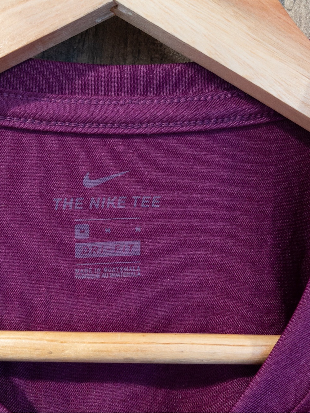 Nike Dri-Fit The Nike Tee Plum Maroon Swoosh Logo Medium - Picture 4 of 9